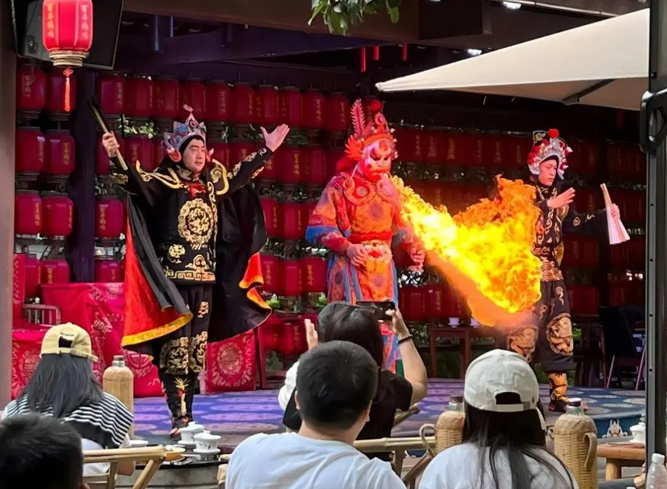 face-changing in teahouse