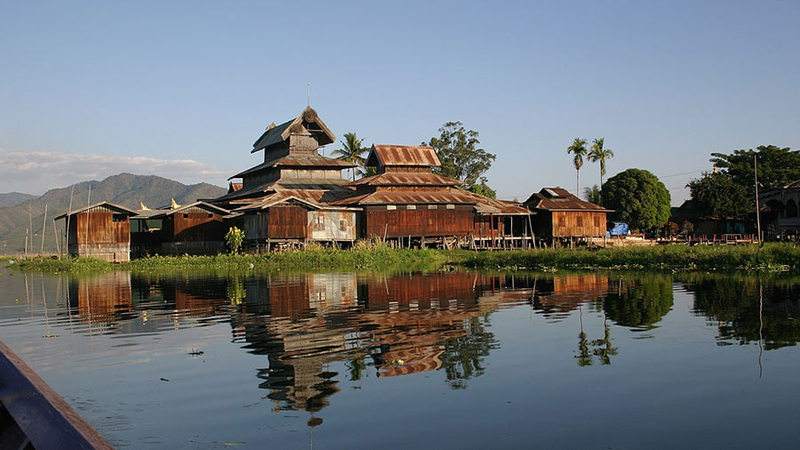Nga Phe Chaung monastery images