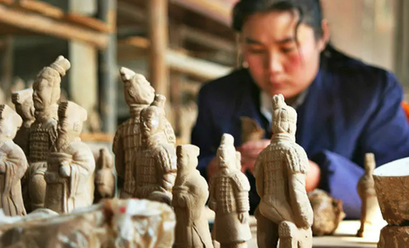Making Terracotta Warriors images