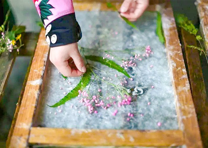 Papermaking in Shiqiao Village of Guizhou images