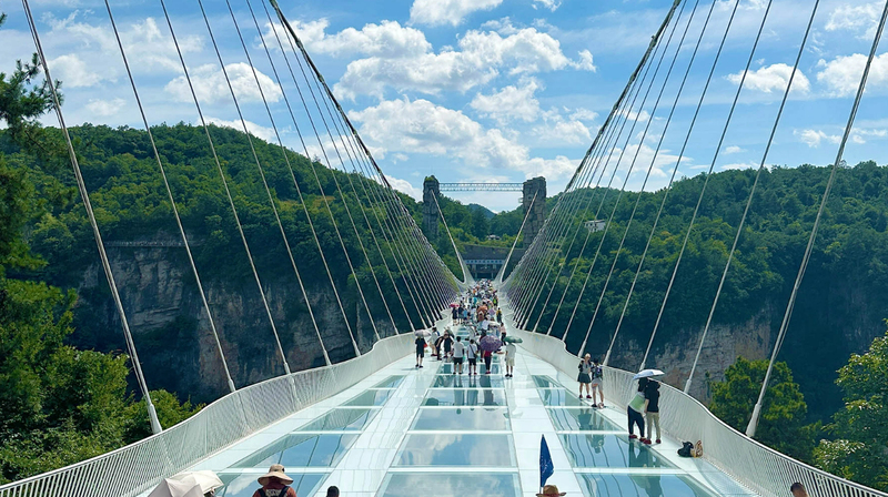 glass bridge in Zhangjiajie images