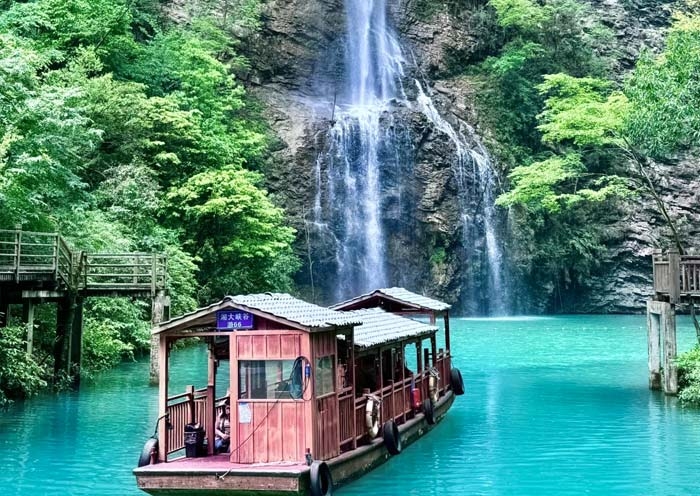Waterfall in Zhangjiajie Grand Canyon images